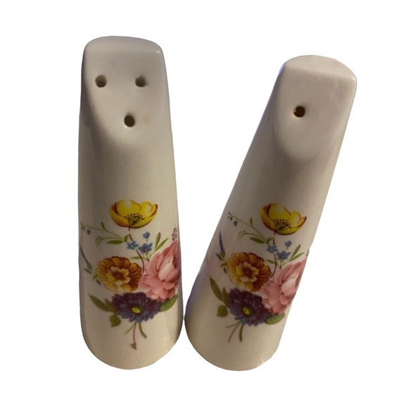 Fine bone china Jubilee made in England floral salt and pepper shakers - Picture 5 of 6